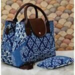 Women's Trendy Handbags & Clutches