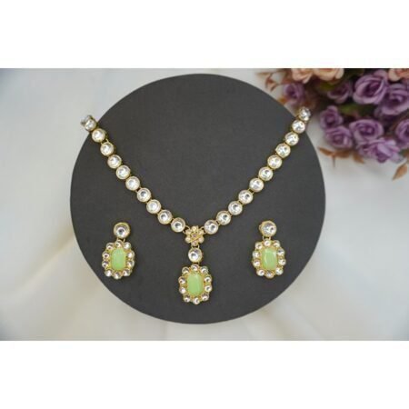 Antique Kundan And Green Stone Necklace Set